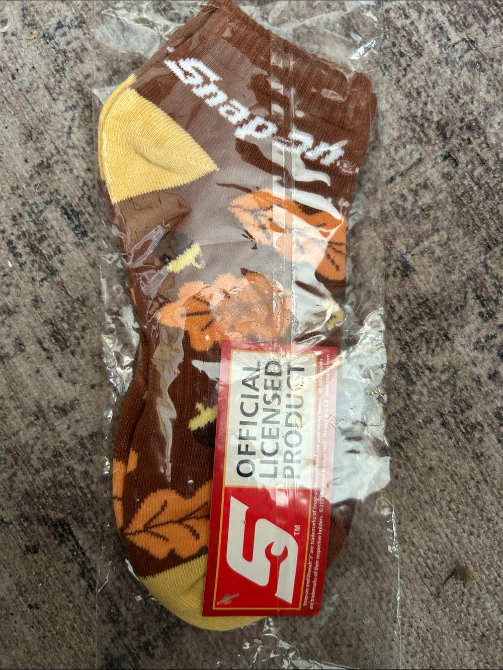 Snap-on Brown Ankle Socks with Yellow Accents and Leaf Pattern